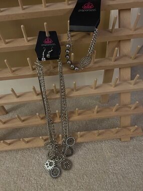 paparazzi Silver Gear Charm Necklace and Bracelet Set